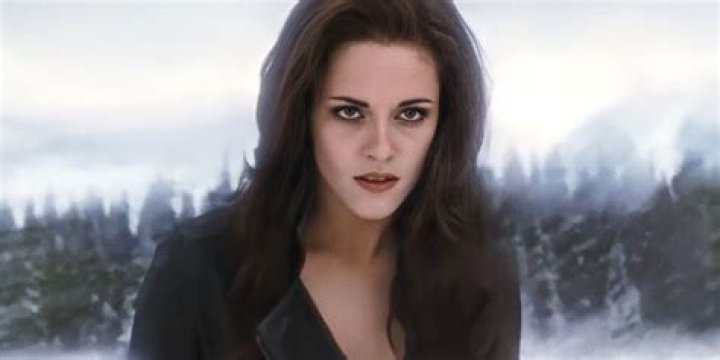 ‘Breaking Dawn: Part 1’ full-length trailer: wherein Kristen Stewart “acts”