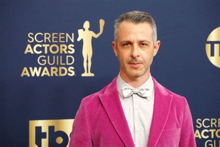 Brian Cox: ‘We all kind of make space for’ Jeremy Strong’s Method acting