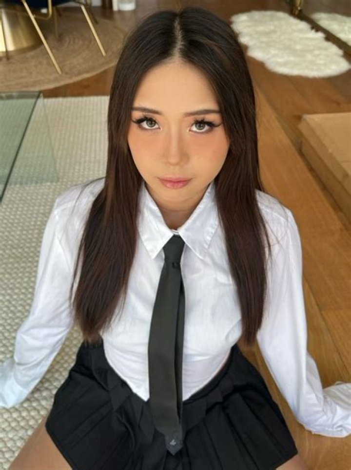 Briddy Li - Age, Family, Bio