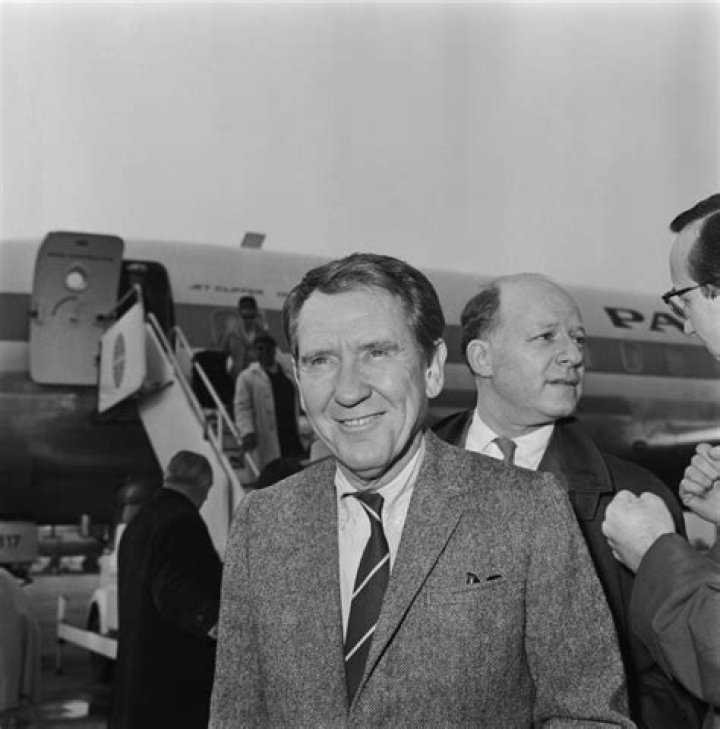 Burgess Meredith Net Worth - Wiki, Age, Weight and Height, Relationships, Family, and More