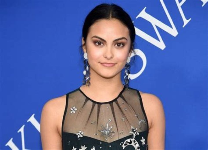 Camila Mendes Bio (Wiki) 