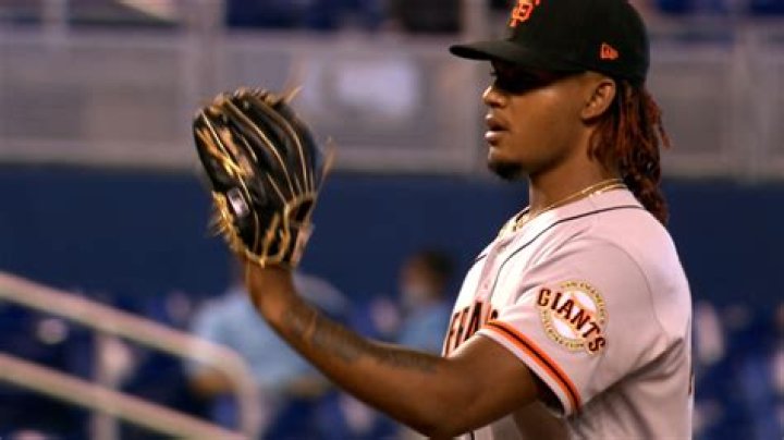 Camilo Doval - Age, Family, Bio