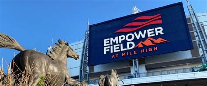 Can snow showers affect the game at Empower Field at Mile High?