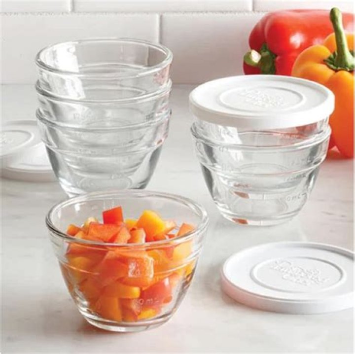 Can you freeze Pampered Chef glass bowls?