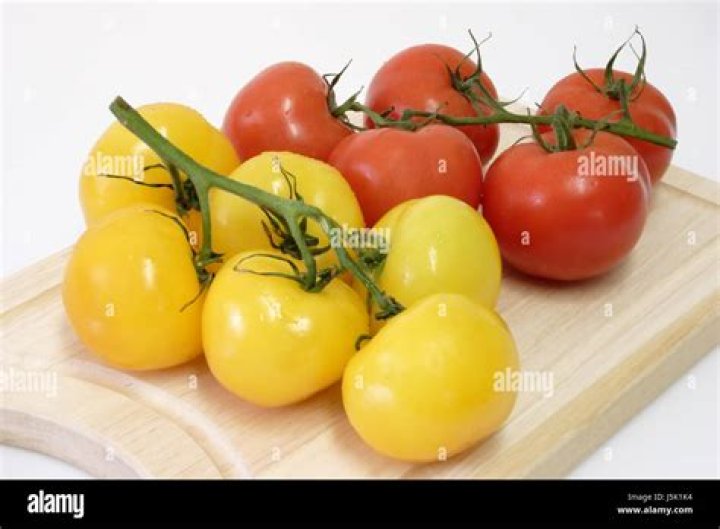 Can you mix yellow and red tomatoes when canning?