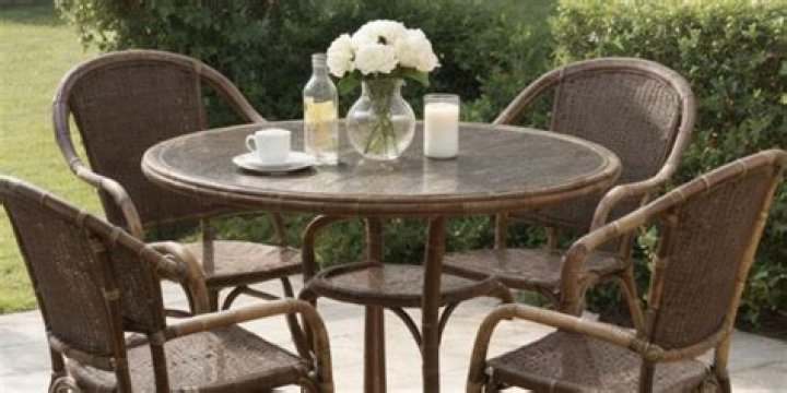 Can you stain rattan chairs?