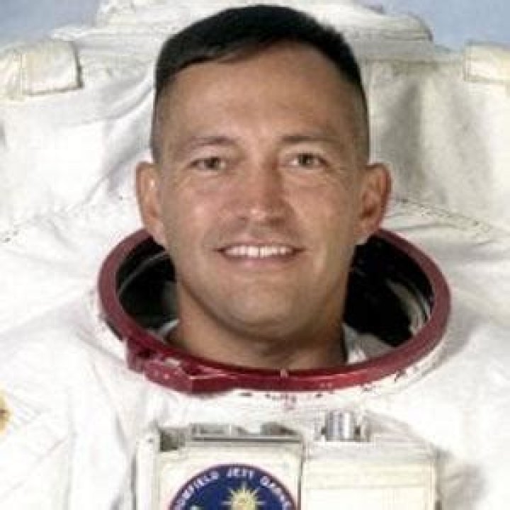 Carlos Noriega - Age, Family, Bio