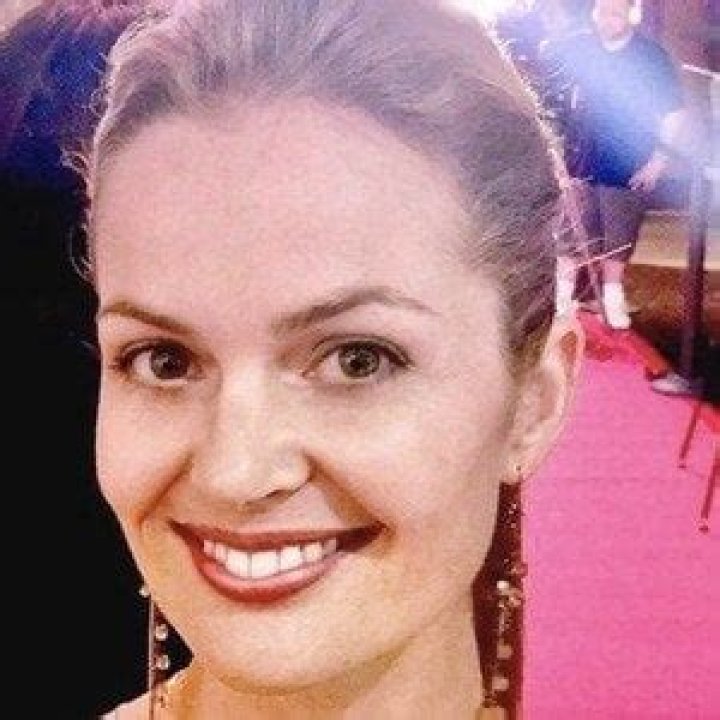 Carrie Schroeder - Age, Family, Bio