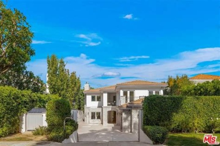 Celebrities Born In Thousand Oaks, California