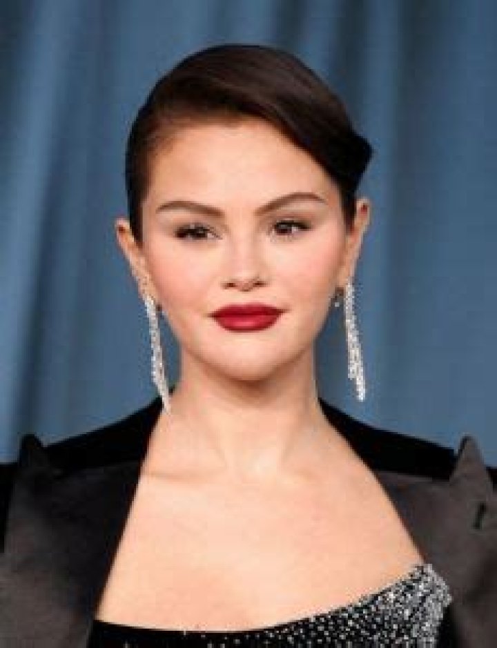 Celebrities who are 33 years old