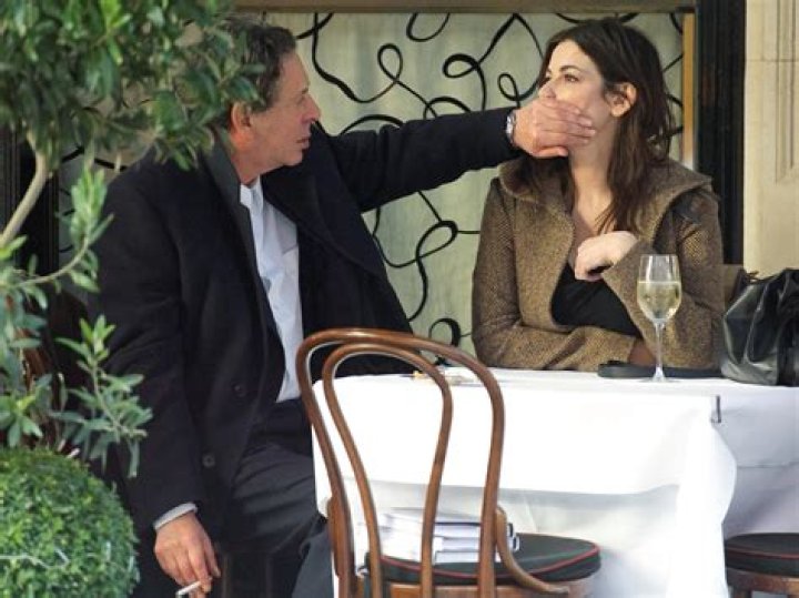 Charles Saatchi wants us to think he choked Nigella Lawson over her drug use