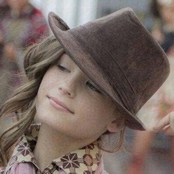 Charlotte Summers - Age, Family, Bio