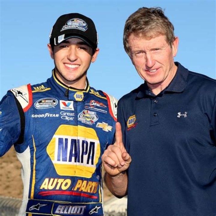 Chase Elliott - Age, Family, Bio