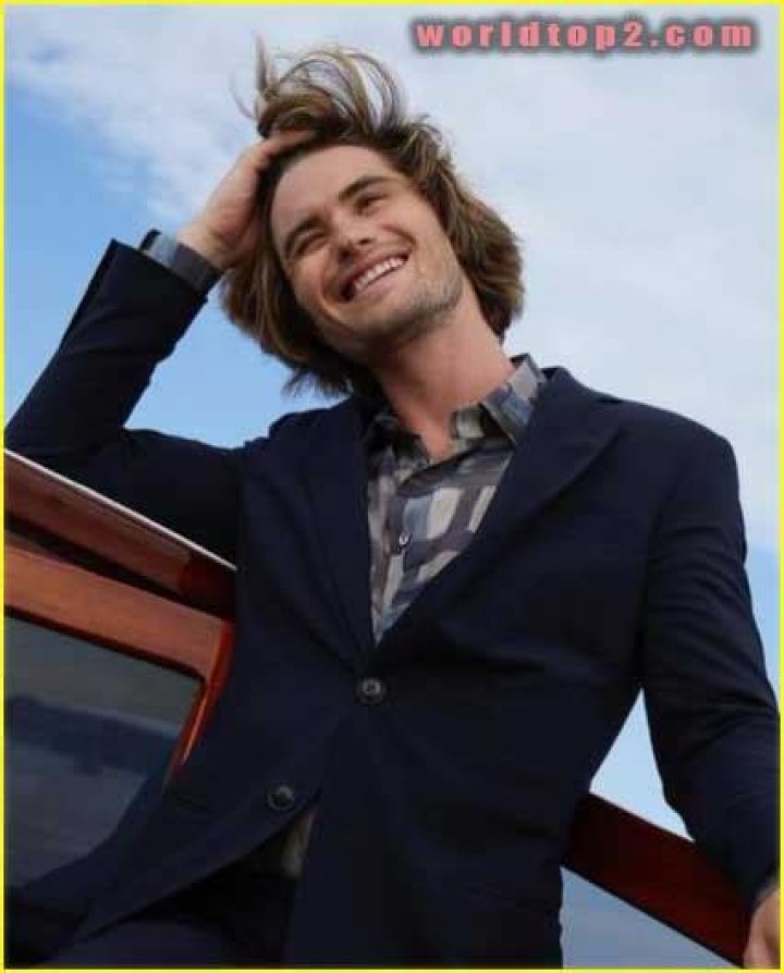 Chase Stokes Bio (Wiki) 