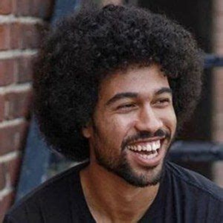 Che Durena - Age, Family, Bio