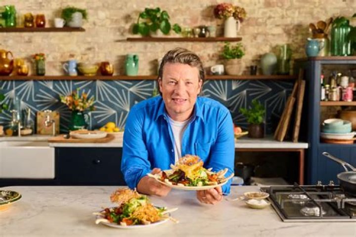 Chef Jamie Oliver-A look inside his expensive home and lavish lifestyle!