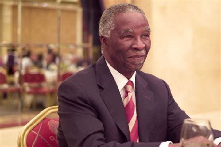 Chef Paul Hollywood dubbed insensitive by irate fans! He is forced to apologize for comparing a contestant’s Chelsea buns to diabetes!