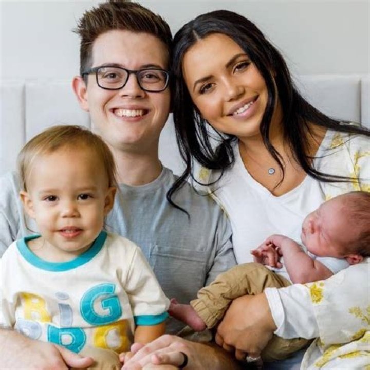 Chenoa Vale - Age, Family, Bio