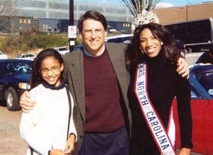 
Cheslie Kryst Parents Rodney Kryst And April Simpkins Mourns The Death Of Their Daughter, Siblings And Family 