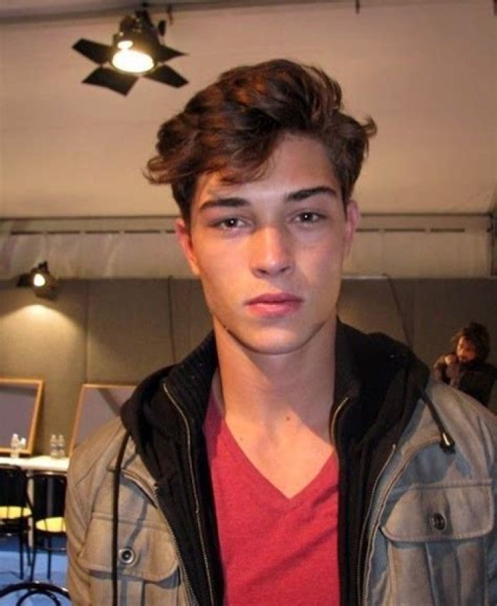 Chicho Tche Height, Weight, Net Worth, Age, Birthday, Wikipedia, Who, Nationality, Biography