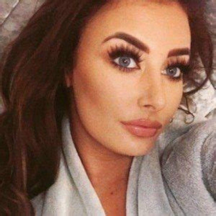 Chloe Crowhurst - Age, Family, Bio