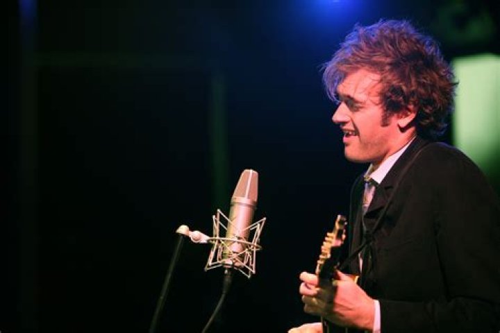 Chris Thile Net Worth - Wiki, Age, Weight and Height, Relationships, Family, and More