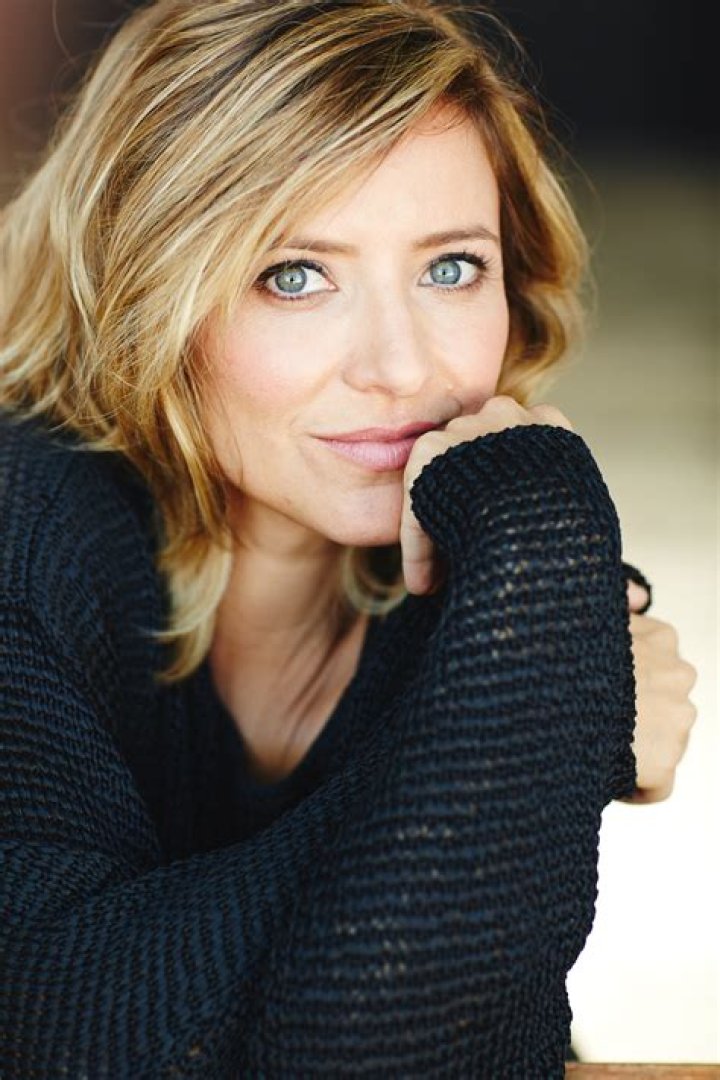 Christine Lakin Bio (Wiki) 