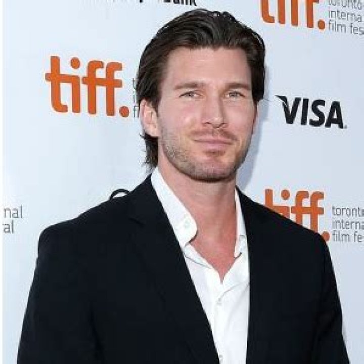 Christopher Russell Bio (Wiki) 