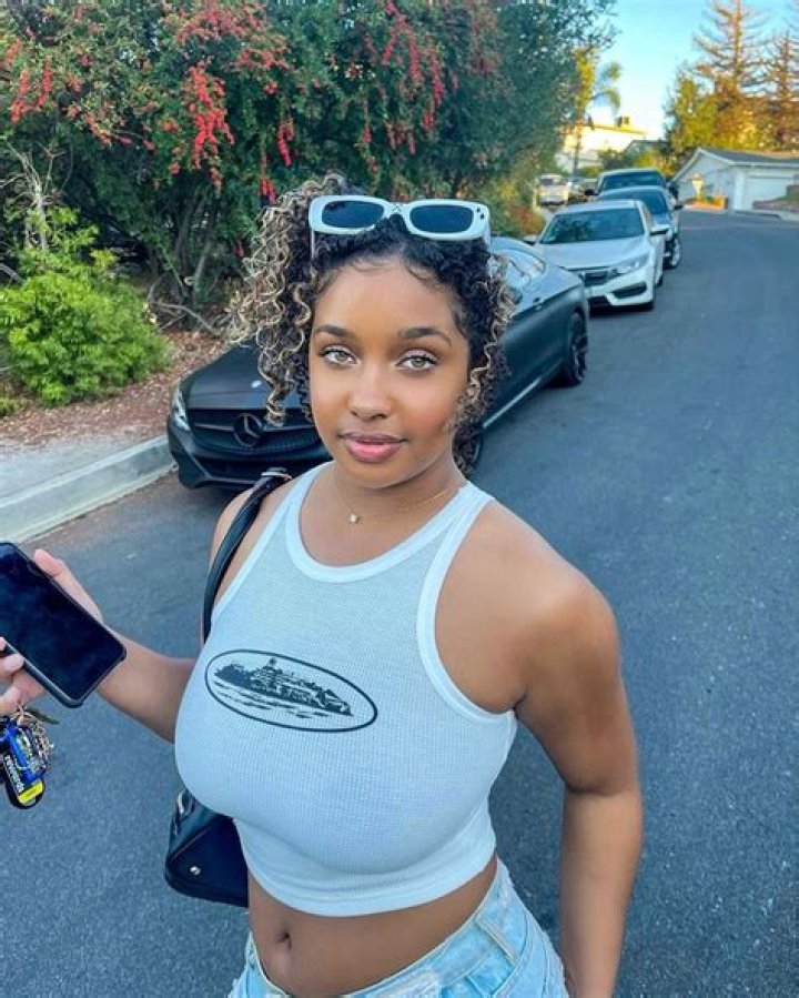 
Corie Rayvon Height, Weight, Net Worth, Age, Birthday, Wikipedia, Who, Nationality, Biography 