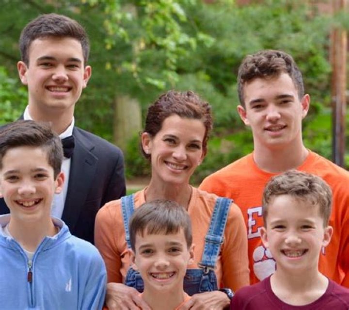 Dakota Bell - Age, Family, Bio