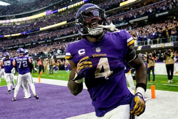 Dalvin Cook Net Worth - Wiki, Age, Weight and Height, Relationships, Family, and More