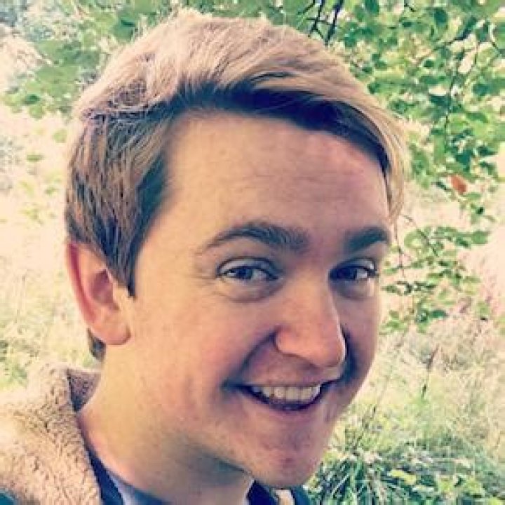 Dangthatsalongname - Age, Family, Bio