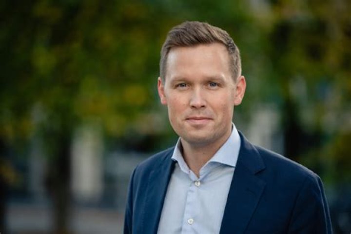 Daniel Knudsen Bio (Wiki) 