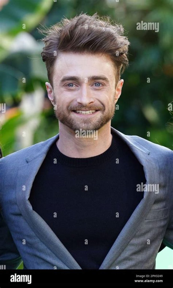 Daniel Radcliffe lost his virginity to an older woman; wants to play drag queen