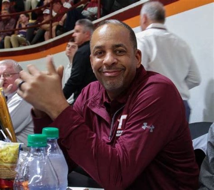 Dell Curry Bio (Wiki) 