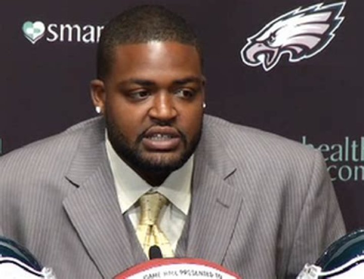 Demetress Bell Wife – Is He Married? Parents Age And Net Worth Revealed 