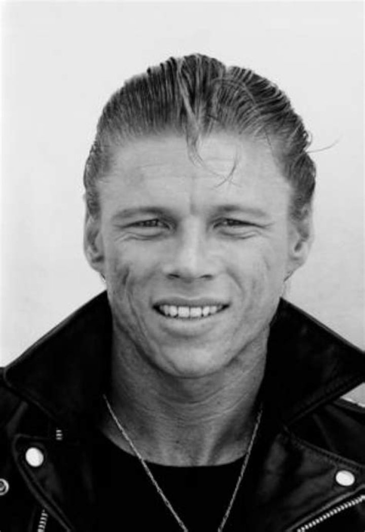 Dennis Stewart - Trivia, Family, Bio