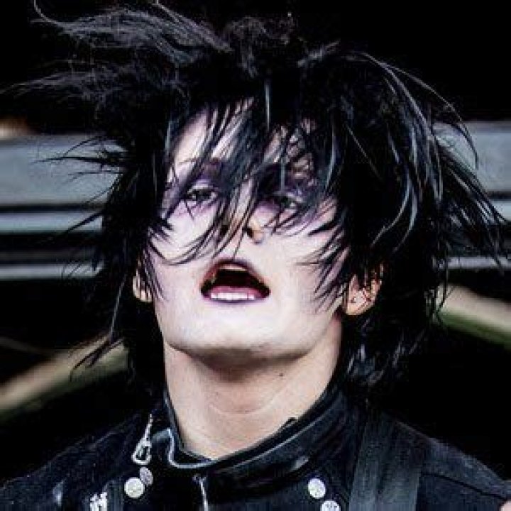 Devin Sola - Age, Family, Bio