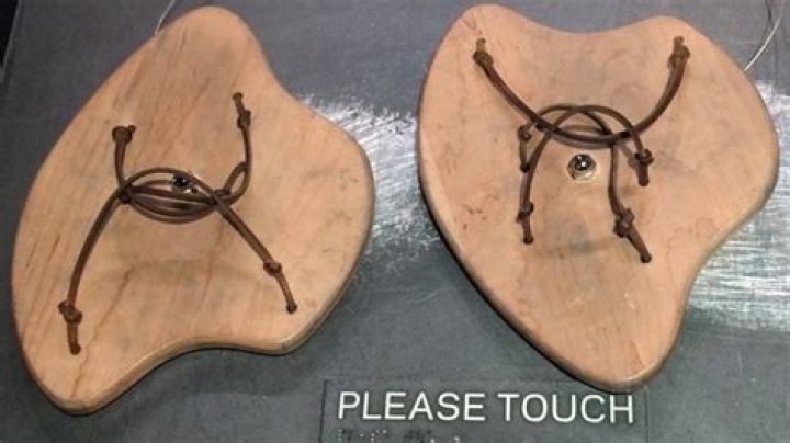 Did Benjamin Franklin invent the hand paddle?