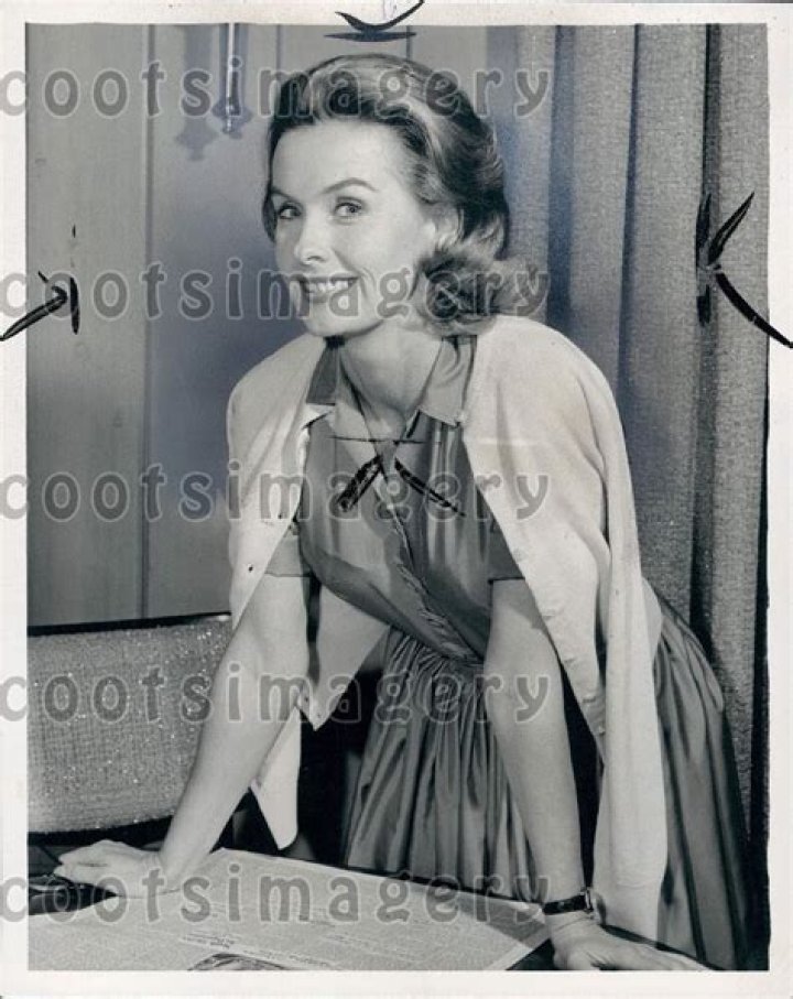 Dina Merrill - Trivia, Family, Bio