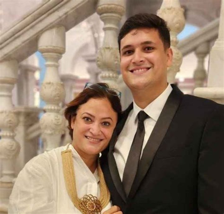 
Diva Dhawan Height, Weight, Net Worth, Age, Birthday, Wikipedia, Who, Instagram, Biography 