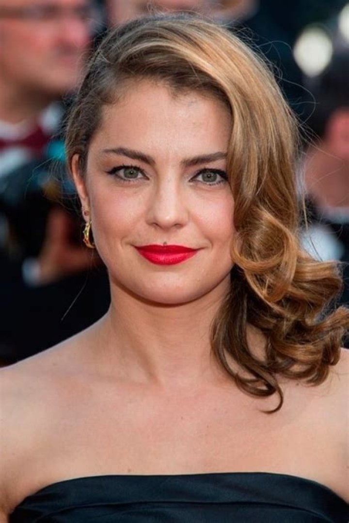 Dolores Fonzi - Age, Family, Bio