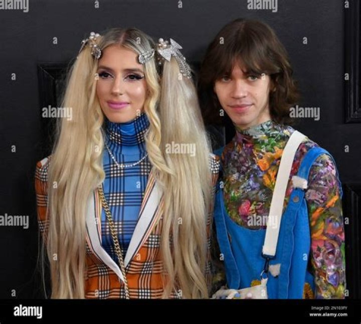 Domi and JD Height, Weight, Net Worth, Age, Birthday, Wikipedia, Who, Instagram, Biography