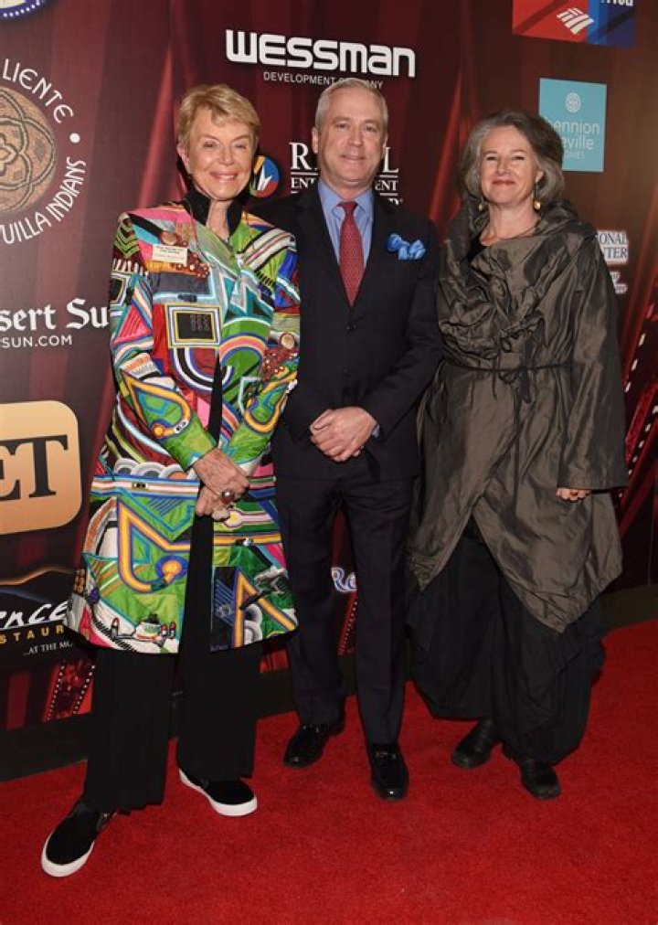 Donna Macmillan Net Worth - Wiki, Age, Weight and Height, Relationships, Family, and More