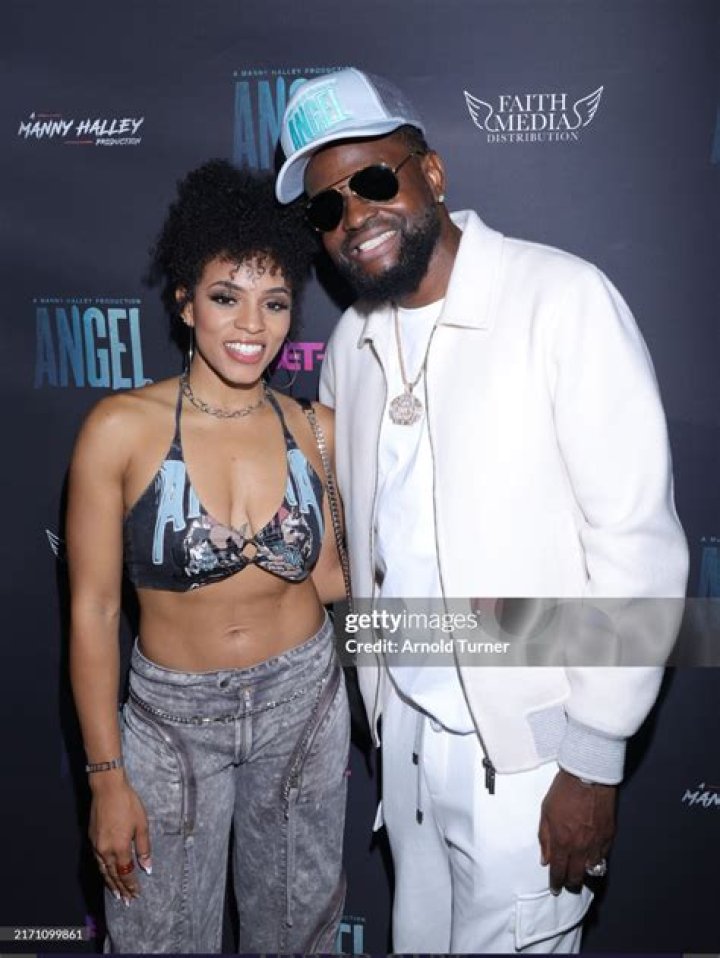 Efrangeliz Medina - Age, Family, Bio