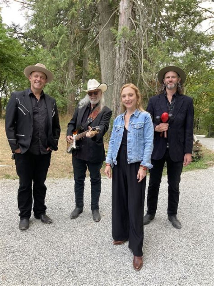 Eilen Jewell - Age, Family, Bio