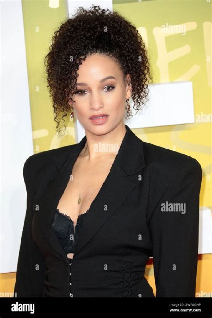 Elarica Johnson - Age, Family, Bio