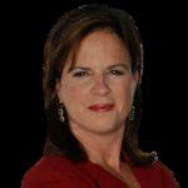 Elizabeth MacDonald Bio (Wiki) 