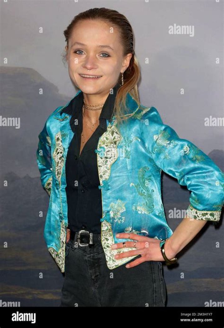 Ella Schrey-Yeats Bio (Wiki) 