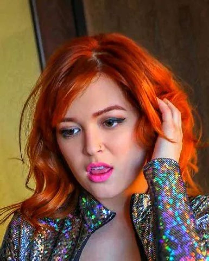 Elle Fowler Bio (Wiki) 